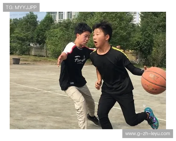 世界冠军与粉丝的球场奇缘：互动投球的魅力与感动