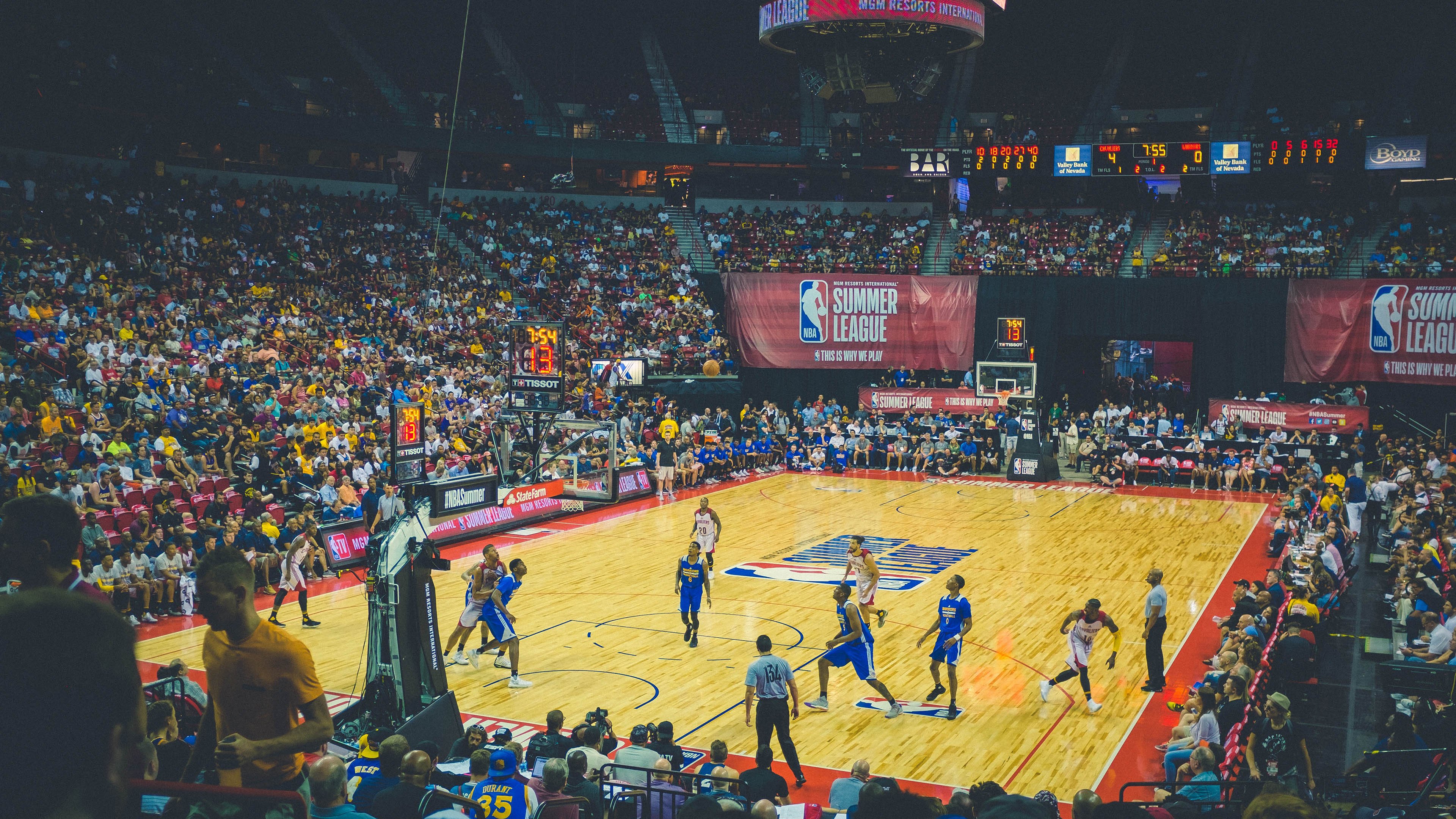 世界杯:国际足联宣布单场最多可换五人 保护球员体能