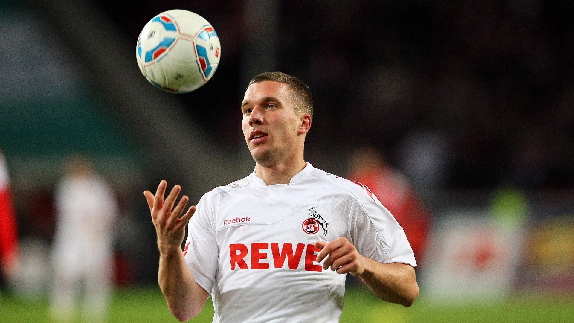 世界杯:巴西球迷桑巴舞与鼓点将每场比赛变成嘉年华